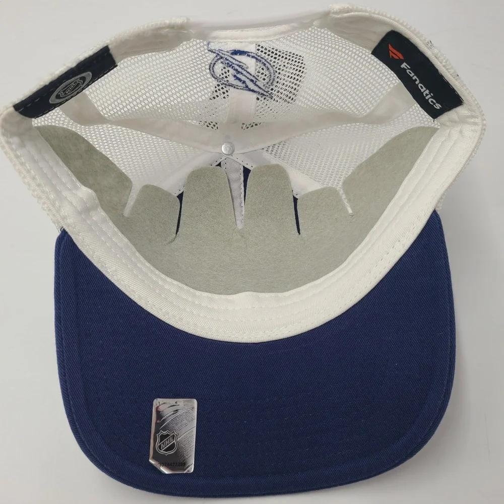 Tampa Bay Lightning Hat Snapback Trucker Mesh Fanatics Blue White NHL Split Bar